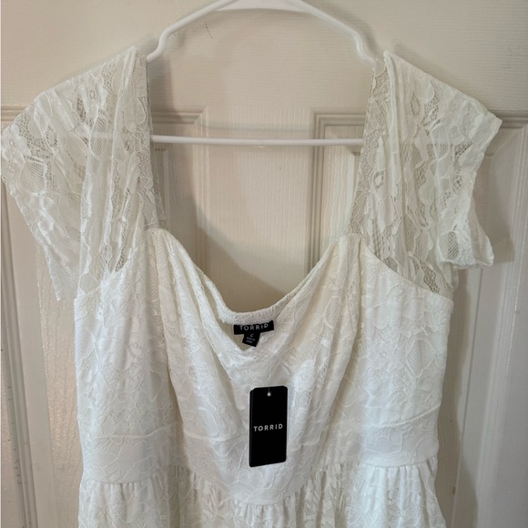 NWT Torrid Elegant White Lace Midi Off-Shoulder Dress size 2 - Picture 6 of 9
